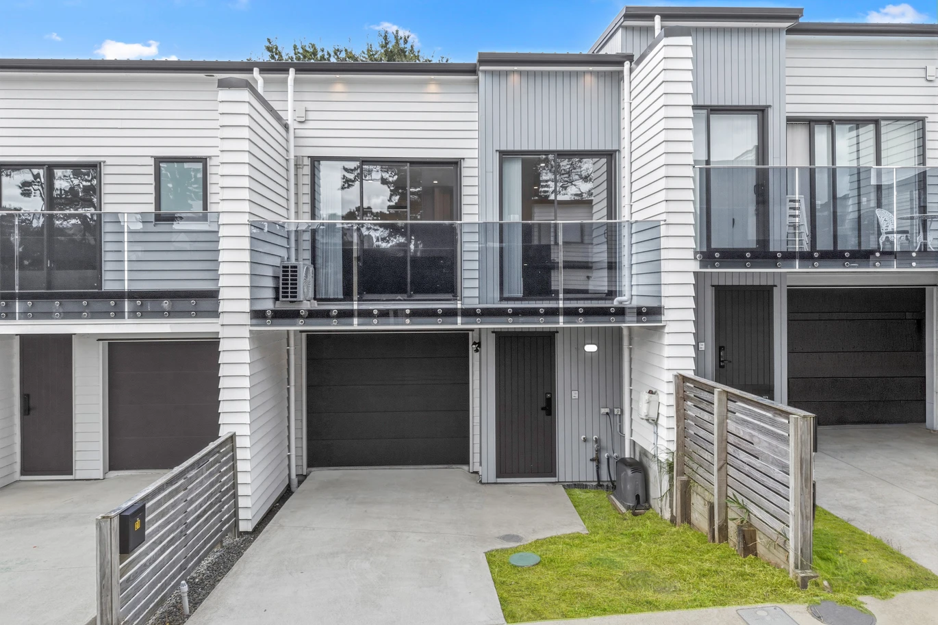 Must sell, Vendor on the move, 123m2 3 beds 2 baths home with garage, close to schools, Henderson Train Station, WestCity Mall, ACG Sunderland and Unitec. Nature at Your Doorstep: Enjoy a beautiful, short minutes-walk along the Waikumete Stream right to Hart Domain, 21 Korokio Lane Henderson, Auckland