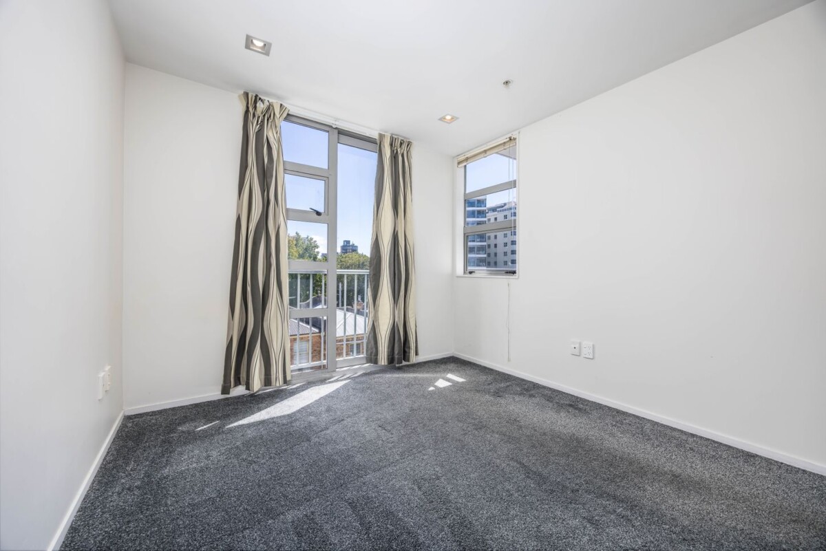 59m2 Leasehold 2 beds 1 bath apartment with car park, move-in ready, Walking distance to universities, shops, and CBD amenities, Close to the future CRL train station, 4A/56 Liverpool Street, Auckland Central, Auckland