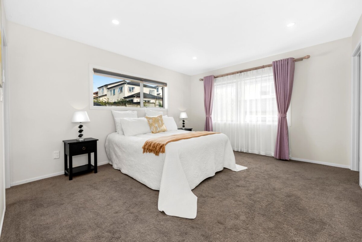 280m2 5 beds 4.5 baths house with double garage on 388m2 section, including 3 ensuites, 1 ensuite ground floor, 97 Argento Avenue, Flat Bush, Auckland