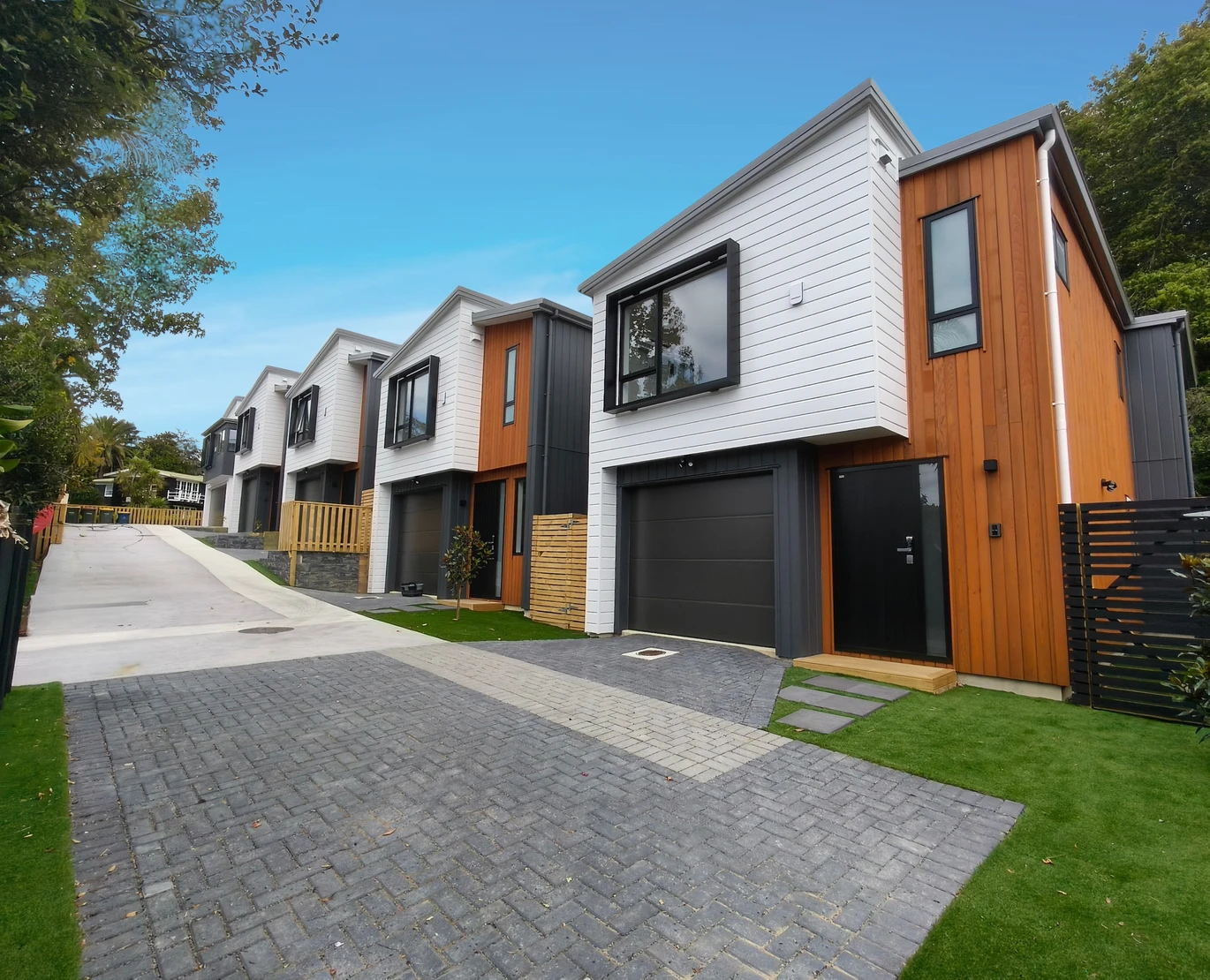 Brandnew standalone 4 beds 2.5 baths with garage by Crum Park, close to schools, local supermarket, Lynn Mall, zone for the popular Green Bay Primary/Intermediate and Green Bay High School, and also popular Glen Eden Intermediate, 1/48 Hilling Street, Green Bay, Auckland
