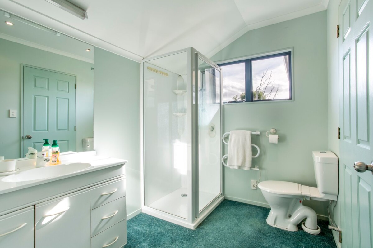 Owner Already Up North – This Must Be Sold, 3 beds 2 baths house with double garage on 418m2 section, minutes from schools, Pak’nSave, WestCity Mall, The Boundary shopping precinct, Henderson Train Station, 35C Edmonton Road, Henderson, Auckland