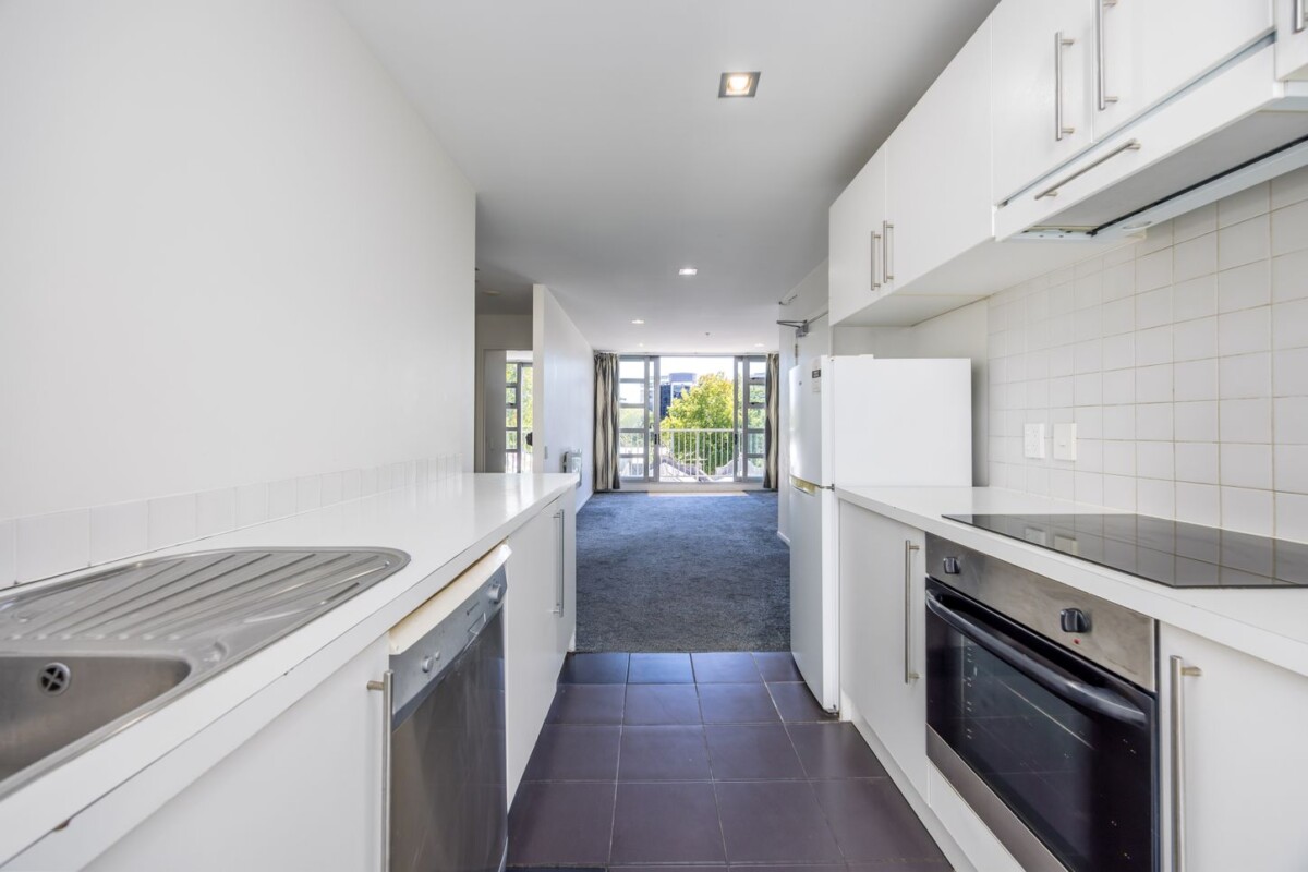 59m2 Leasehold 2 beds 1 bath apartment with car park, move-in ready, Walking distance to universities, shops, and CBD amenities, Close to the future CRL train station, 4A/56 Liverpool Street, Auckland Central, Auckland