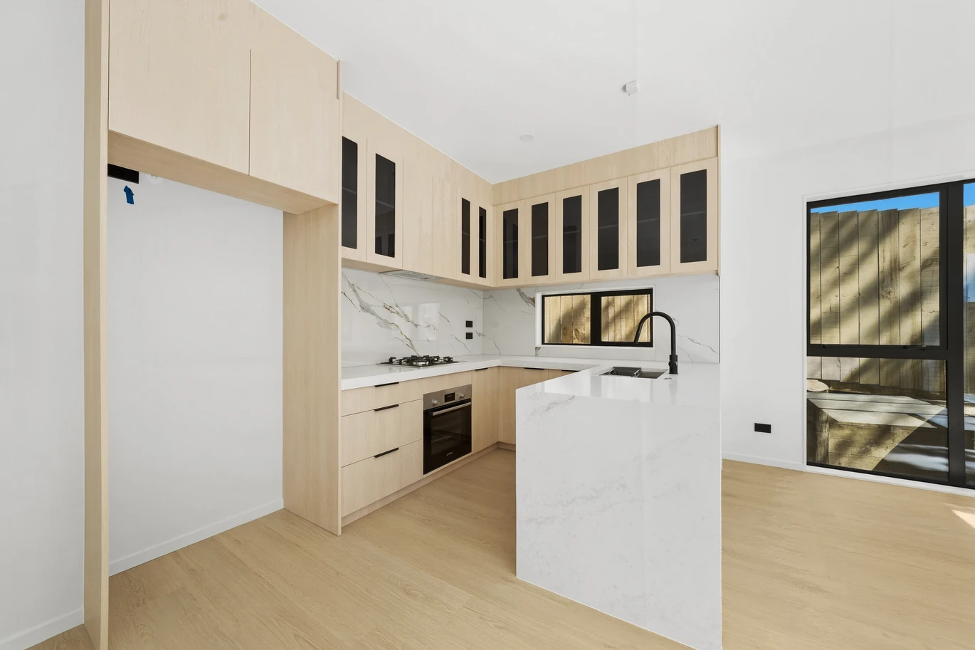 10-Year Stamford Building Warranty, Brandnew freehold Brick 3 beds 2.5 baths home with car park, walks to Howick Domain and Owairoa Primary School, and zoned for Sancta Maria College and Howick College. Just minutes to Howick Village, supermarket, beach, 4/44 Drake Street, Howick, Auckland