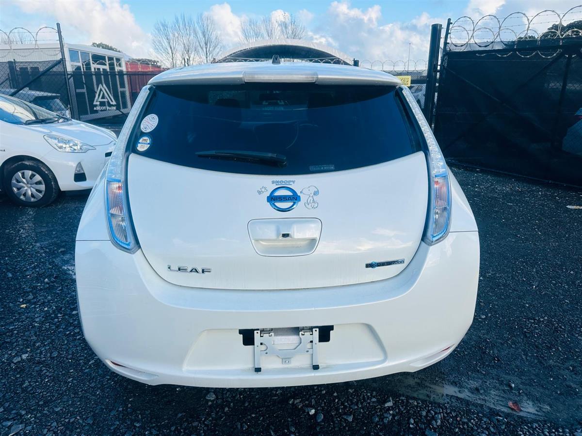 Stock clearance, 2014 Nissan Leaf Hatchback Automatic, 5 seats, Electric, 89,319 km