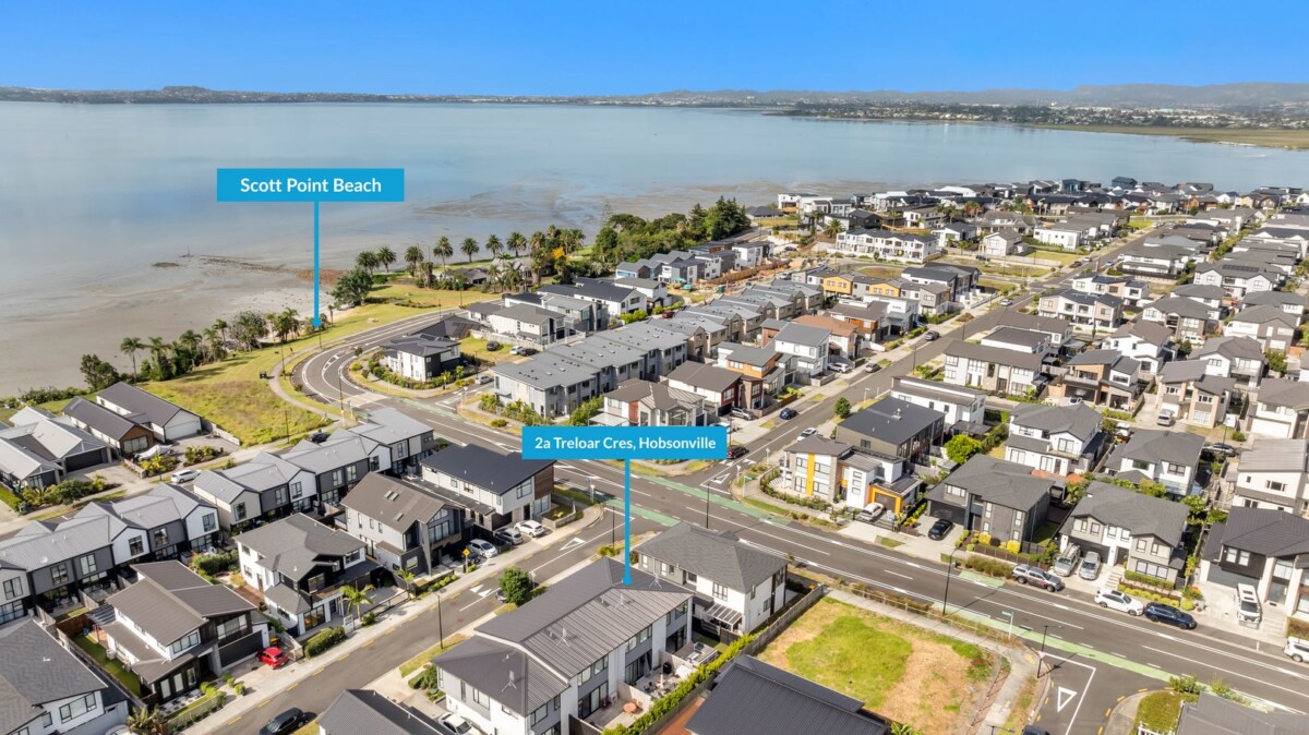 Retiring Owner Cashing Up, 114m2 3 beds 2.5 baths home with 2 var parks on 166m2 section, just moments from the beach and the scenic coastal boardwalk, 2A Treloar Crescent, Hobsonville, Auckland
