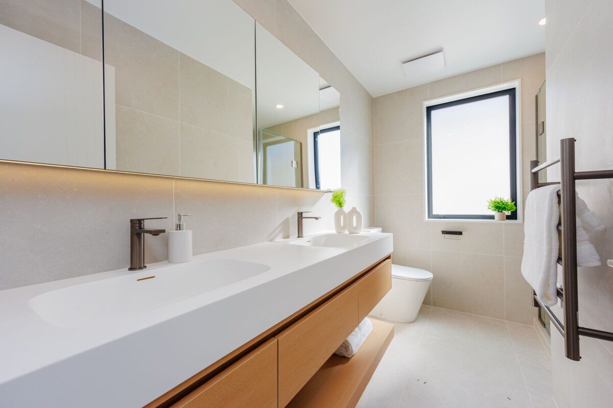 10 Years Master Builder Guarantee, Brandnew standalone 3 beds 2.5 bath home with garage, close to motorway access, Ellerslie Village, Sylvia Park, public transport and local schools. (Stanhope Road School, One Tree Hill College and Baradene College), 7B Vause Street, Ellerslie, Auckland