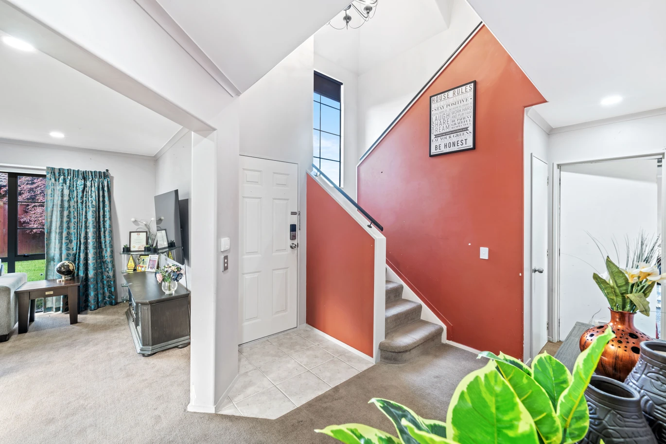 185m2 4 beds 2.5 baths house with double garage on 912m2 section, close to schools, shops, motorway access, 39 Moss Crescent, Takanini, Auckland