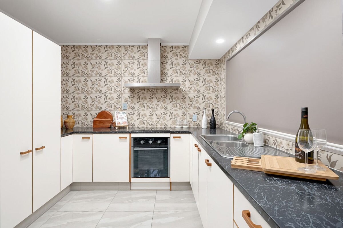 Vendor Cashing Up – Ready to Move In, Brick and tile 3 beds 1.5 bath house with garage, just a short stroll or drive away from Lynn Mall, 2/27 Rata Street, New Lynn, Auckland