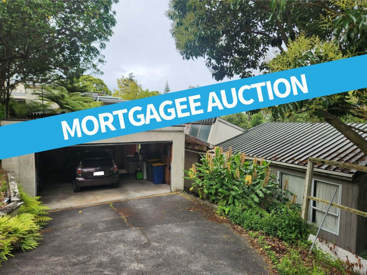 Mortgagee Sale, 3 beds beds 1.5 bath house with double garage on 696m2 section, The house has the opportunity to upgrade and is an entry-level options into a highly sought-after and desirable location, a short drive to Titirangi Village, 220 Golf Road, Titirangi, Auckland