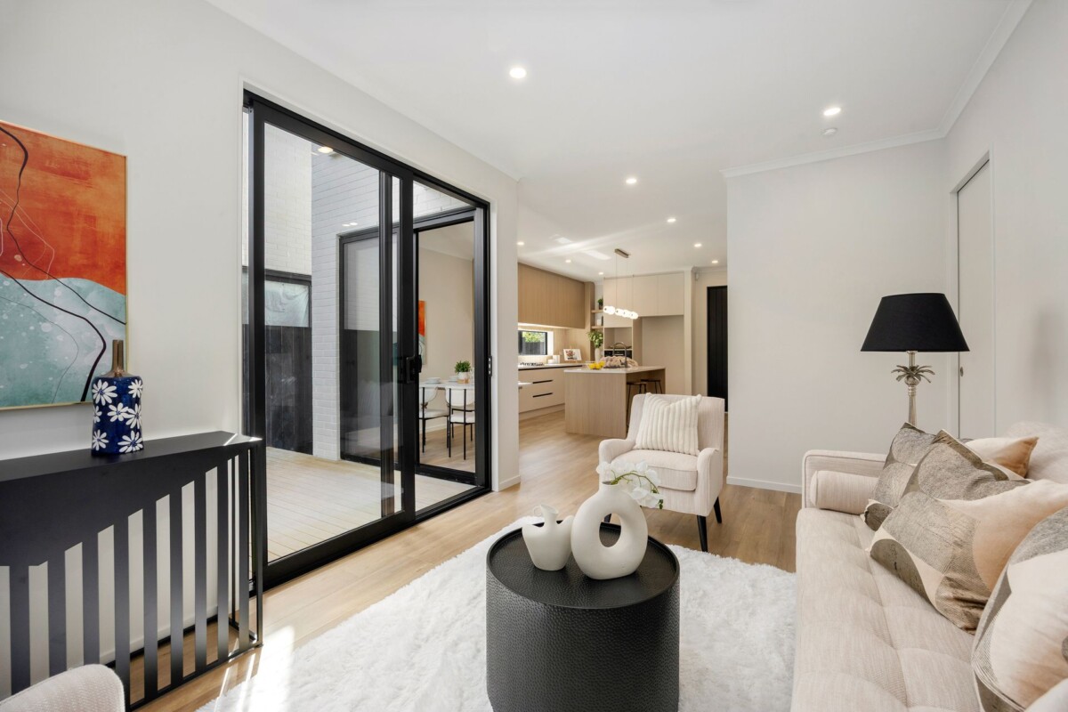 10 Years Master Builder Guarantee, Brandnew standalone 3 beds 2.5 bath home with garage, close to motorway access, Ellerslie Village, Sylvia Park, public transport and local schools. (Stanhope Road School, One Tree Hill College and Baradene College), 7B Vause Street, Ellerslie, Auckland