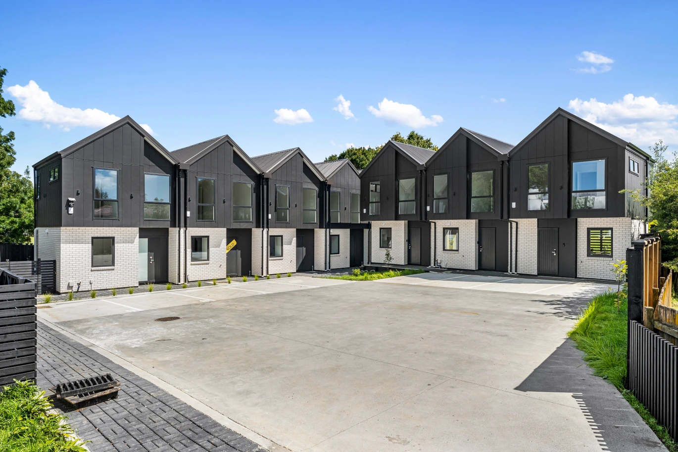 Brandnew 3 beds 2 bath home, next to Ti Rakau Park and the School Reserve, close to schools, shopping centres, Lot 7/7 Cindy Place Pakuranga, Auckland