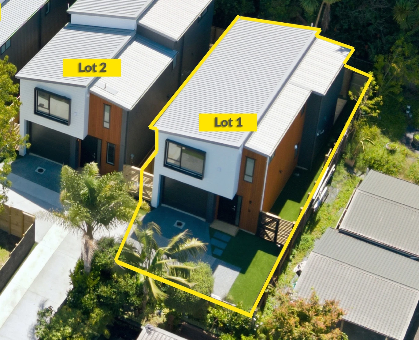 Brandnew standalone 4 beds 2.5 baths with garage by Crum Park, close to schools, local supermarket, Lynn Mall, zone for the popular Green Bay Primary/Intermediate and Green Bay High School, and also popular Glen Eden Intermediate, 1/48 Hilling Street, Green Bay, Auckland