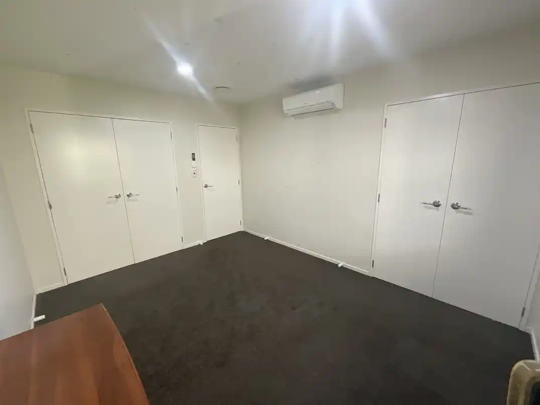 For rent, 4 beds 2 baths house with double garage, Available from: Saturday, April 11, 54A Valentine Street, Papakura, Auckland