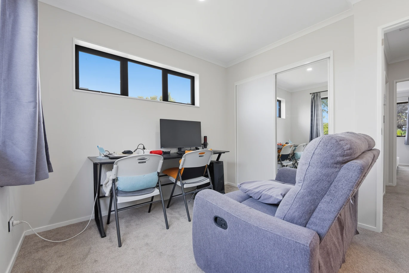 111m2 2 beds 2.5 baths home with car park, close to schools, local cafes, and the coastal walkways, motorway access, 7/3 Royal View Road, Te Atatu South, Auckland