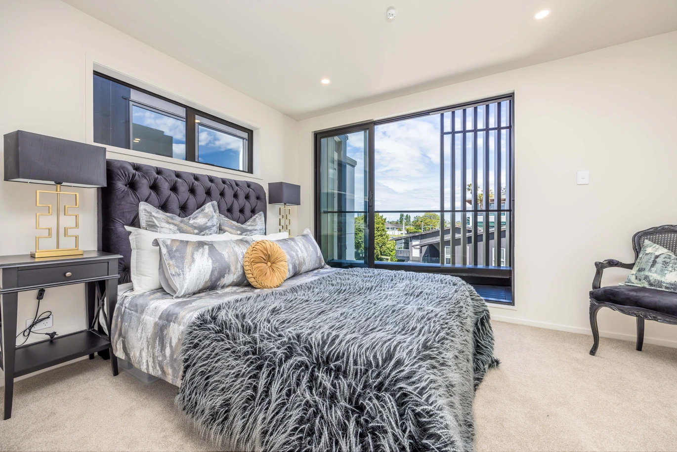 Overseas Buyers Welcome, Double Westlake schools zone, Brandnew freehold 3 beds 2.5 baths home with car park and a ground-floor commercial space, close to schools, shops, beach, park, motorway access, zoned for Takapuna Primary School, Westlake Girls High School, Westlake Boys High School and Takapuna Grammar School, 1/54 Taharoto Road, Takapuna, Auckland