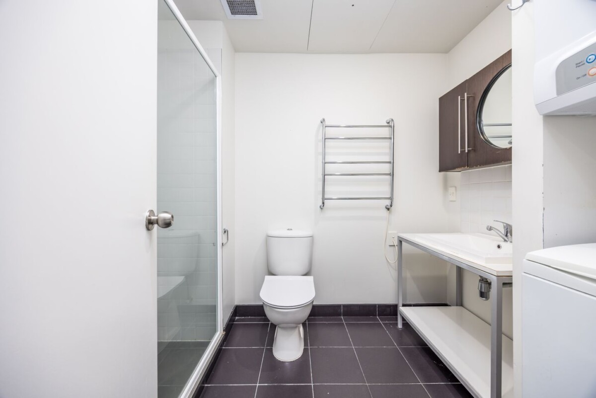 59m2 Leasehold 2 beds 1 bath apartment with car park, move-in ready, Walking distance to universities, shops, and CBD amenities, Close to the future CRL train station, 4A/56 Liverpool Street, Auckland Central, Auckland