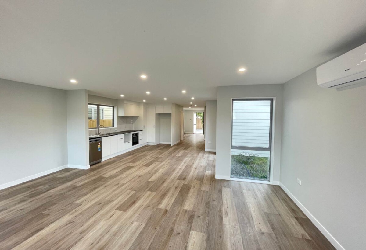 For rent, 4 beds 3 baths house with garage, available now, 29A Corsair Crescent, Mangere, Auckland
