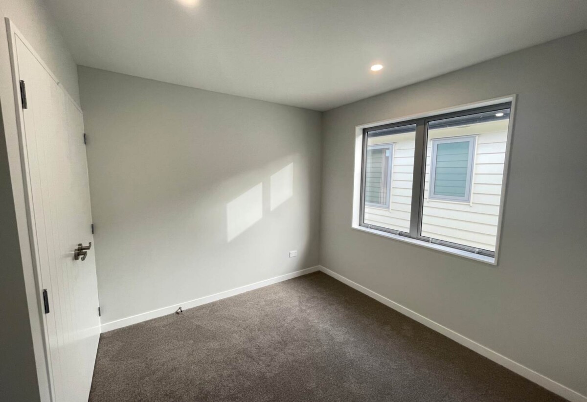 For rent, 4 beds 3 baths house with garage, available now, 29A Corsair Crescent, Mangere, Auckland