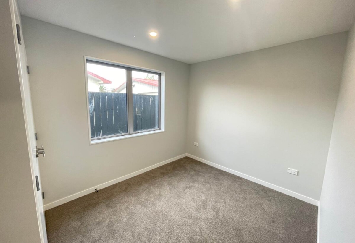 For rent, 4 beds 3 baths house with garage, available now, 29A Corsair Crescent, Mangere, Auckland
