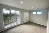For rent, 4 beds 3 baths house with garage, available now, 29A Corsair Crescent, Mangere, Auckland