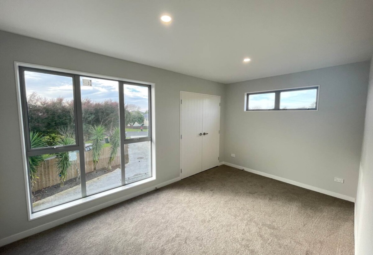 For rent, 4 beds 3 baths house with garage, available now, 29A Corsair Crescent, Mangere, Auckland