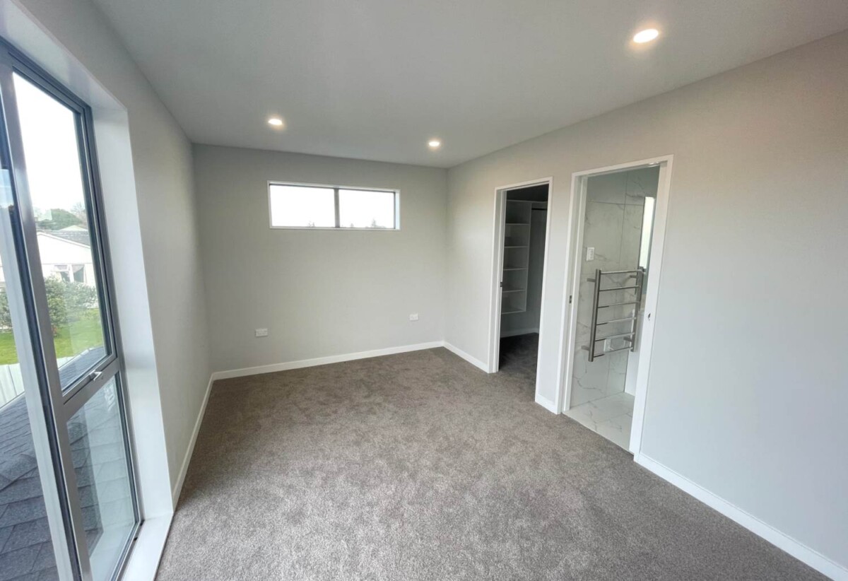 For rent, 4 beds 3 baths house with garage, available now, 29A Corsair Crescent, Mangere, Auckland