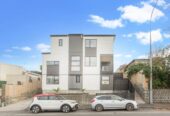 For rent, 3 beds 2.5 baths home with car park, available 20th March, C/345 Great South Road, Greenlane, Auckland