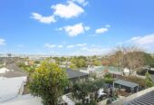 For rent, 3 beds 2.5 baths home with car park, available 20th March, C/345 Great South Road, Greenlane, Auckland