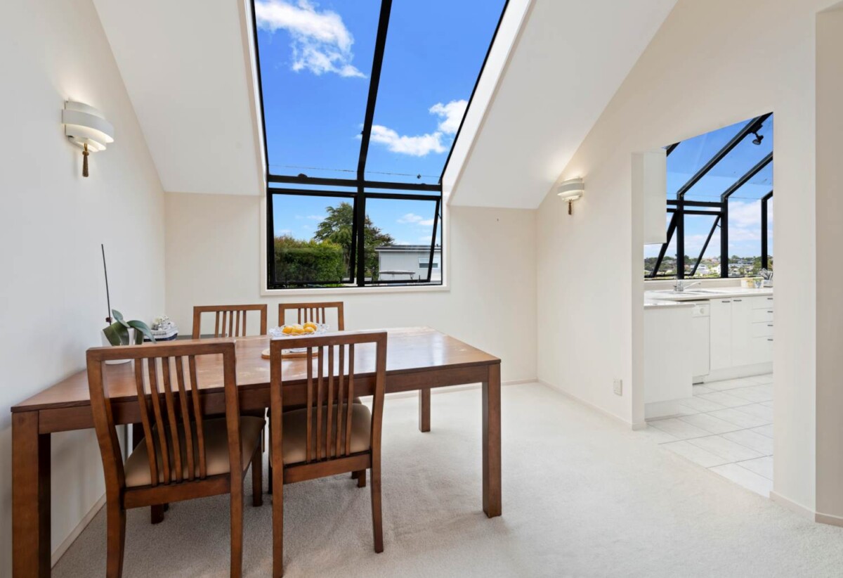 Macleans College zone, Must sell, highly motivated vendor, 5 beds 3 baths house with double garage, just steps away from Half Moon Bay Marina, 1 km to Macleans College, 0.7 km to Bucklands Beach Intermediate, 1/73 Takutai Avenue, Half Moon Bay, Auckland