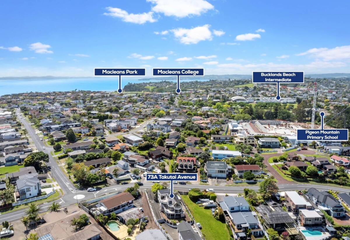 Macleans College zone, Must sell, highly motivated vendor, 5 beds 3 baths house with double garage, just steps away from Half Moon Bay Marina, 1 km to Macleans College, 0.7 km to Bucklands Beach Intermediate, 1/73 Takutai Avenue, Half Moon Bay, Auckland