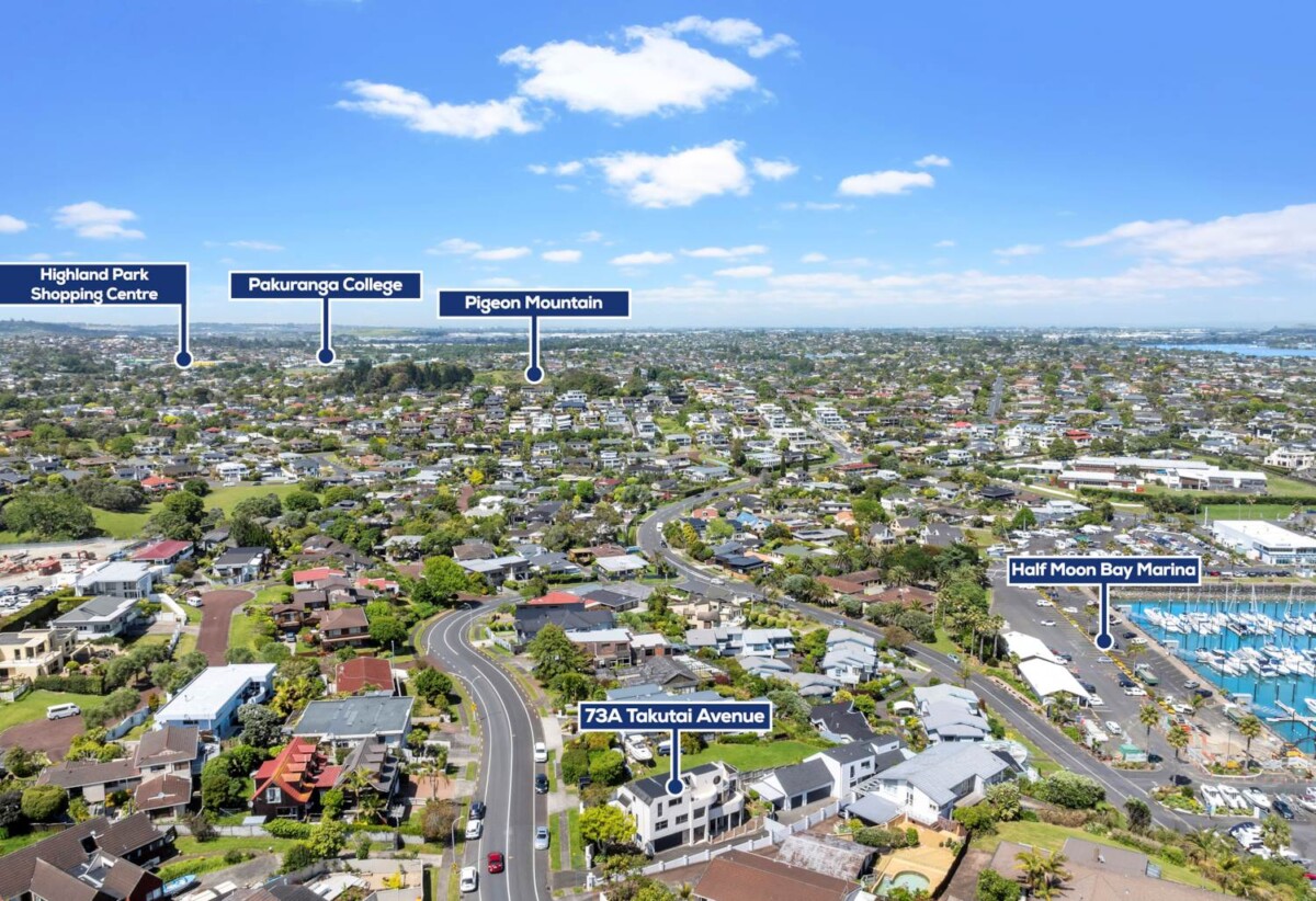 Macleans College zone, Must sell, highly motivated vendor, 5 beds 3 baths house with double garage, just steps away from Half Moon Bay Marina, 1 km to Macleans College, 0.7 km to Bucklands Beach Intermediate, 1/73 Takutai Avenue, Half Moon Bay, Auckland