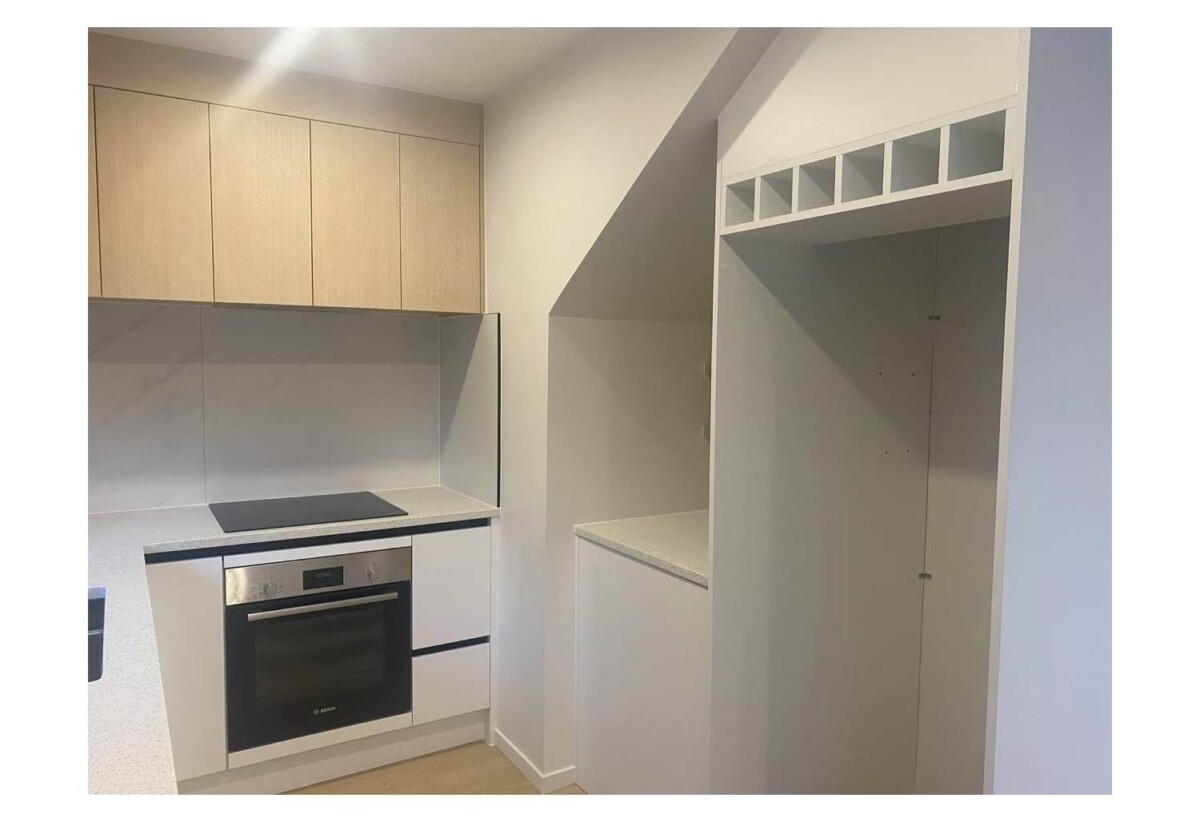 For rent, newly built 3 beds 2 baths house with 2 carports, available now, 9B Ussher Place, Pakuranga Heights, Auckland