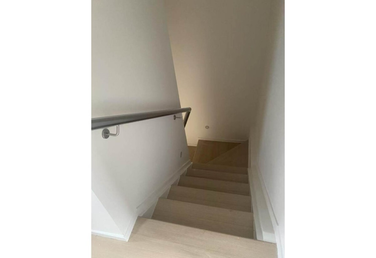 For rent, newly built 3 beds 2 baths house with 2 carports, available now, 9B Ussher Place, Pakuranga Heights, Auckland