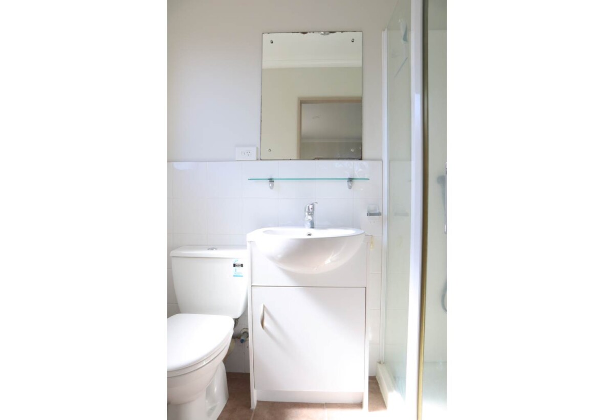 For rent, 4 beds 2 baths house with double garage, available now, 5 Mandival Avenue, Flat Bush, Auckland