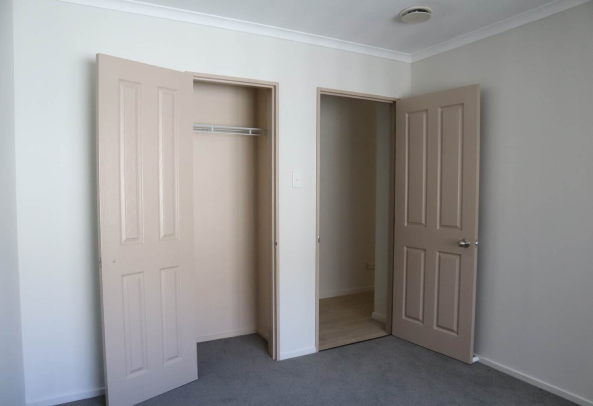 For rent, 4 beds 2 baths house with double garage, available now, 5 Mandival Avenue, Flat Bush, Auckland