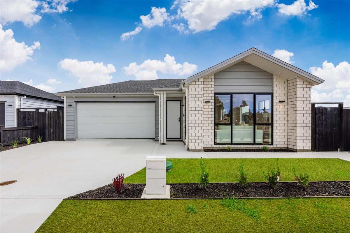 10-Year Master Build Guarantee, 175m2 Brandnew 4 beds 2.5 baths house with double garage on 501m2 section, close to local amenities, schools, and the Clevedon Village Farmers Market, 30 Kakano Street, Clevedon, Auckland