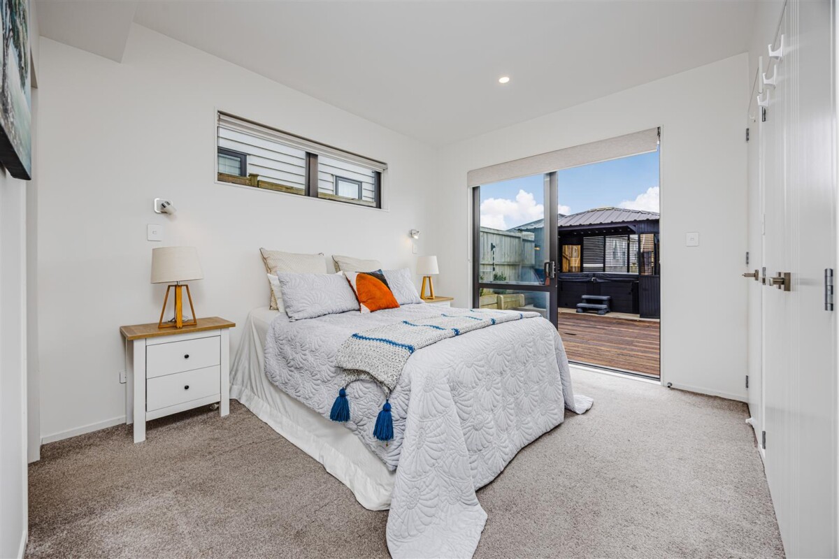 5 beds 3.5 baths house with double garage and 1 bed granny, close to Ormiston Town Centre, schools, parks, zoned for Te Uho O Te Nikau Primary School, Ormiston Junior College, and Ormiston Senior College, 13 Paripari Street, Flat Bush, Auckland