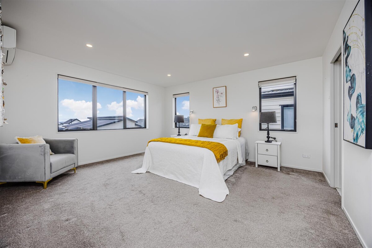 5 beds 3.5 baths house with double garage and 1 bed granny, close to Ormiston Town Centre, schools, parks, zoned for Te Uho O Te Nikau Primary School, Ormiston Junior College, and Ormiston Senior College, 13 Paripari Street, Flat Bush, Auckland