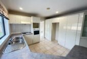 For rent, (Short Term Until 31 August 2026), 5 beds 2 baths house with double garage, available 4th May, 18 Montecito Place, Golflands, Auckland