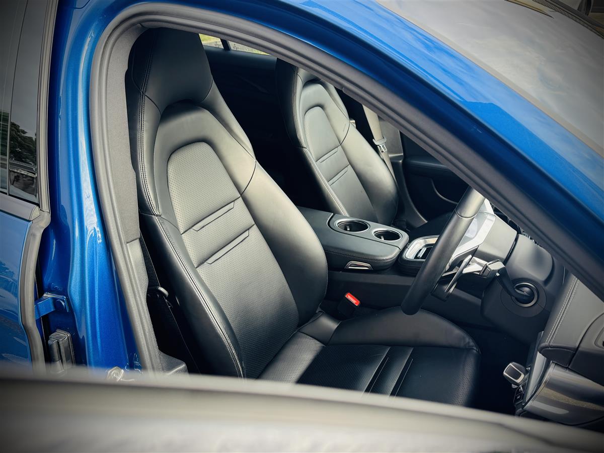 2018 Porsche Panamera 4 E-Hybrid Sport Turismo with Chrono Package Station Wagon Automatic, 5 seats, Blue, 2,900 cc, 67,600 km
