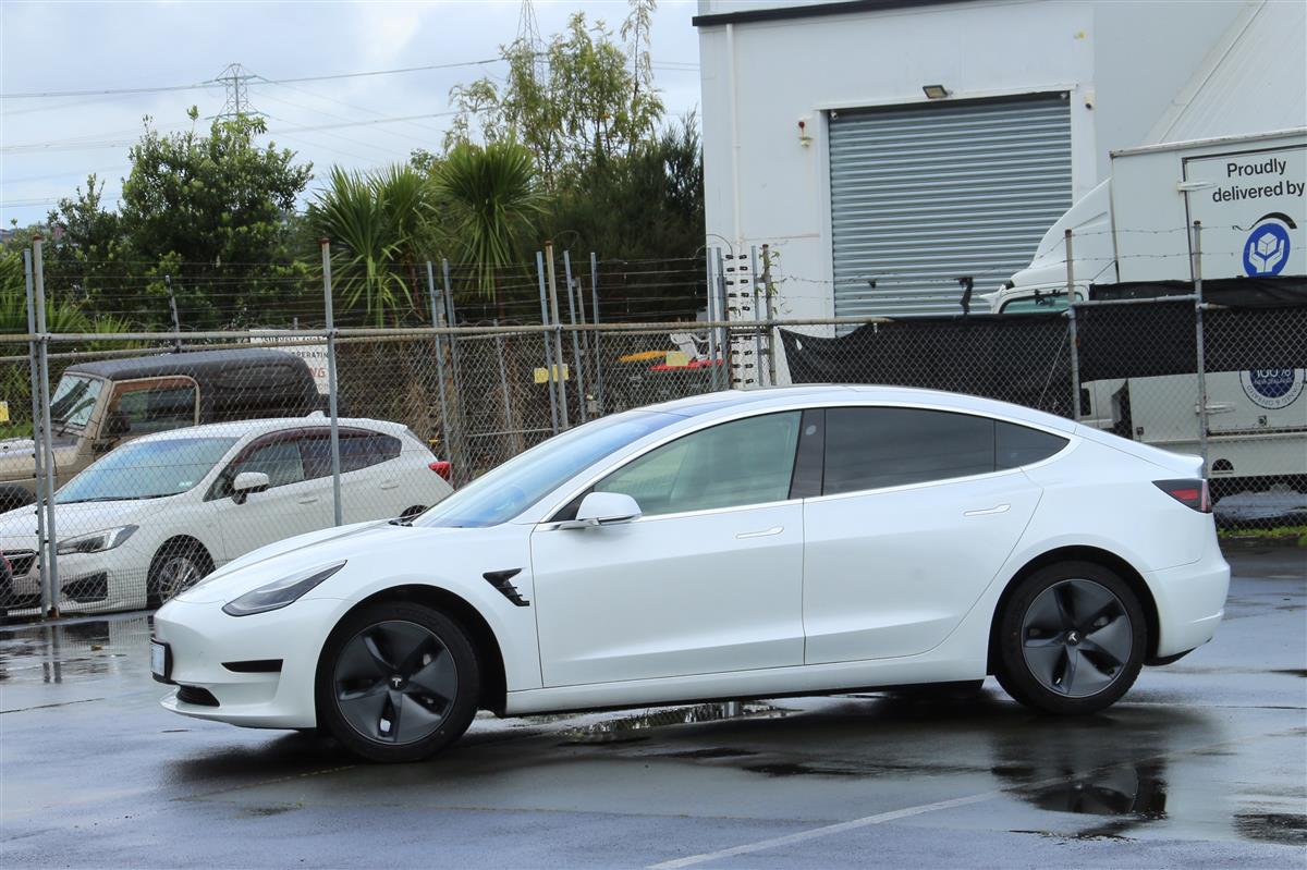 2019 Tesla Model 3 Long Range 4WD Sedan Automatic, 5 seats, Electric, 22,500 km
