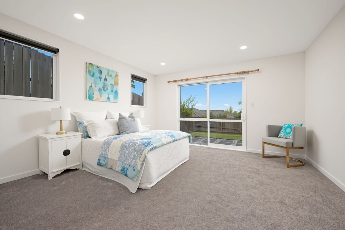 198m2 Renovated 4 beds 2.5 baths house with double garage and City View & Sea View, on 450m2 section, close to Massey High School, and just a short drive to the shopping and dining hubs of Westgate, NorthWest, and Lincoln Road, 18 Cityview Place, Massey, Auckland