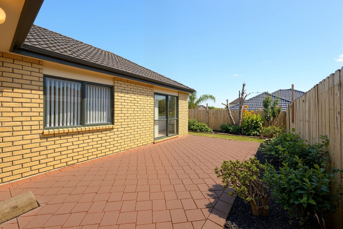Qverseas owner, 142m2 Brick and tile 3 beds 2 baths house with double garage on 281m2 section, close to WestCity Mall Henderson, schools, the popular shopping and dining options along Lincoln Road, including Pak’nSave and Mitre 10 MEGA, motorway access, 32 Espalier Drive, Henderson, Auckland