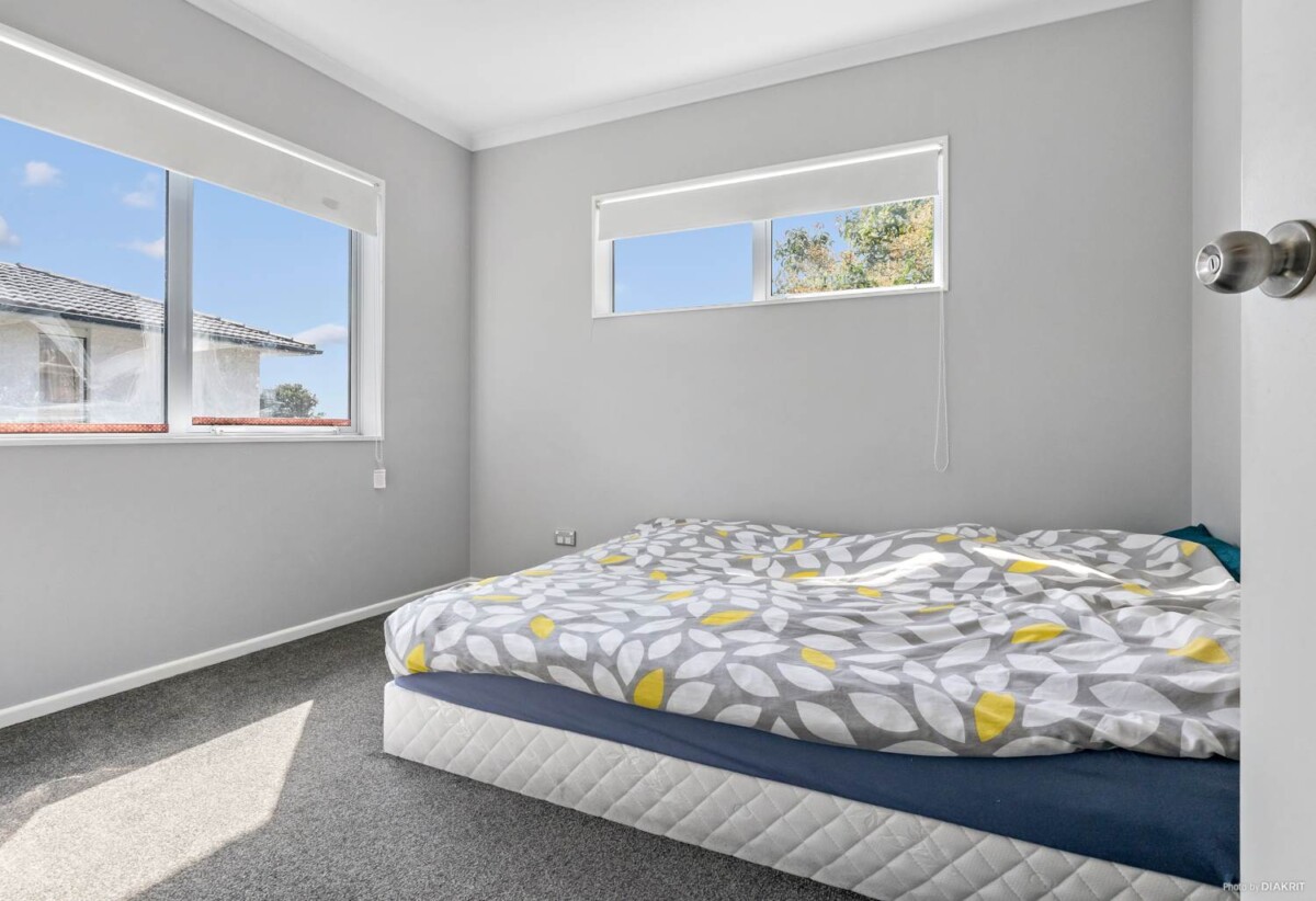 Home and income, Brick and tile 4 beds main house + standalone 2 beds Minor Dwelling on 905m2 section, Recently Refreshed, close to schools, shopping centres, 0.4 km to Howick Primary School and Howick Intermediate, 67 and 67A O’Halloran Road, Howick, Auckland