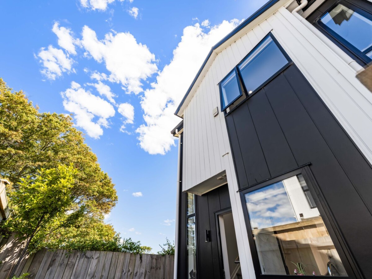 Bank Countdown On – This Must Be Sold within two weeks, 2 beds 1.5 baths home, backs directly onto the expansive Henderson High School playground, close to schools, shops, transport links, parks, and all the everyday essentials, 8/28 Smythe Road, Henderson, Auckland