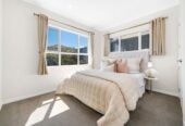 Super Realistic Vendor, Two kitchens, 6 beds + study 5.5 baths house with double garage and 2-beds granny, zoned for Te Nikau Primary School, Ormiston Junior College, Ormiston Senior College, close to schools, shops, 10 Peihinga Road, Flat Bush, Auckland