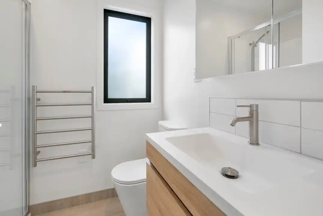 Brandnew 3 beds 2 baths home with carport, Just a short distance to Browns Bay Beach and Albany Mall, close to schools, 38 Kanapa Road, Northcross, Auckland