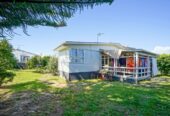 Once in 10 years, owner cashing out, home and income, 5 beds main house + standalone 1 bed granny flat on 1166m2 section, currently rented for $1,315 per week, close to Local shops, parks, schools and amenities, 52 Robertson Road, Mangere East, Auckland