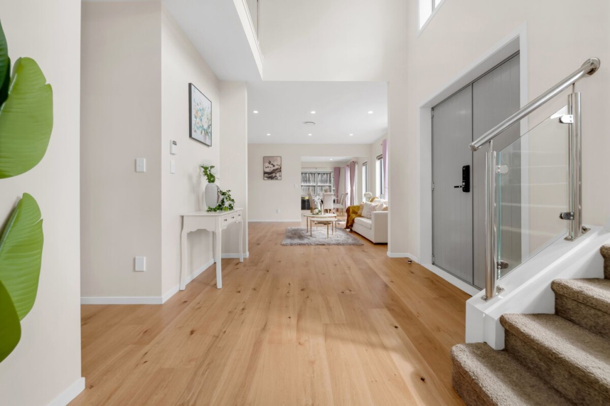 280m2 5 beds 4.5 baths house with double garage on 388m2 section, including 3 ensuites, 1 ensuite ground floor, 97 Argento Avenue, Flat Bush, Auckland