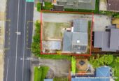 Double Westlake school zone, Sea views, Renovated Brick and tile 3 beds + sleepout 2 baths house on 408m2 section, with RC for 2 terrace homes, close to schools, shops, motorway access, 0.1 km to Forrest Hill School, 0.3 km to Westlake Boys’ High School, 75 Forrest Hill Road, Milford, Auckland